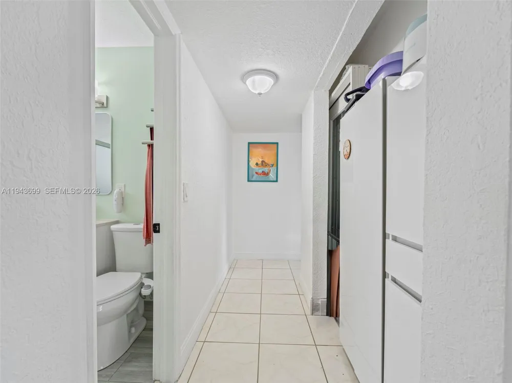 11401 SW 56th St Miami, FL 33165