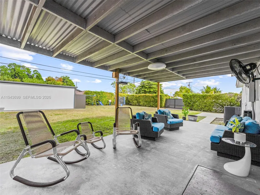 11401 SW 56th St Miami, FL 33165