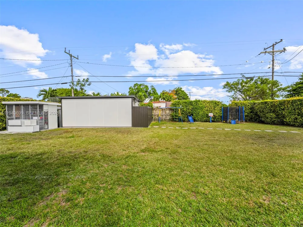 11401 SW 56th St Miami, FL 33165