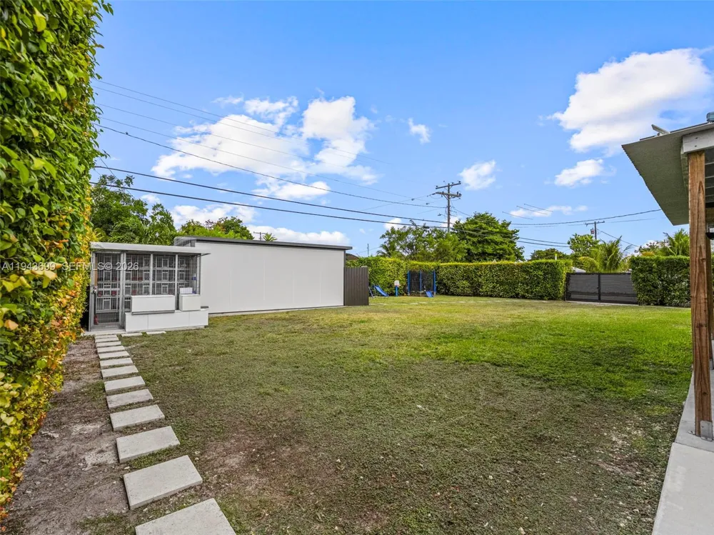 11401 SW 56th St Miami, FL 33165