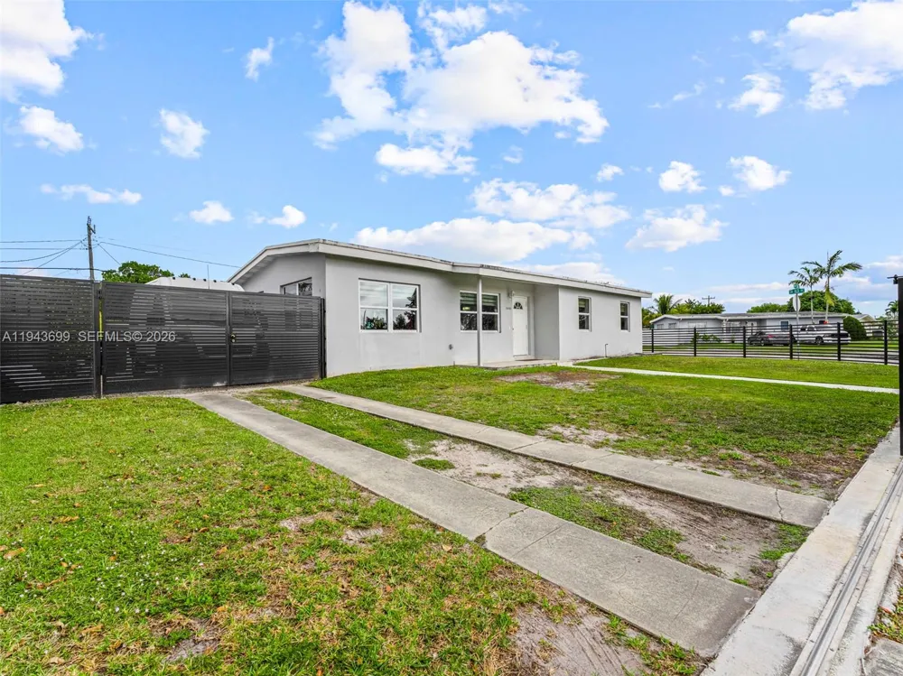 11401 SW 56th St Miami, FL 33165