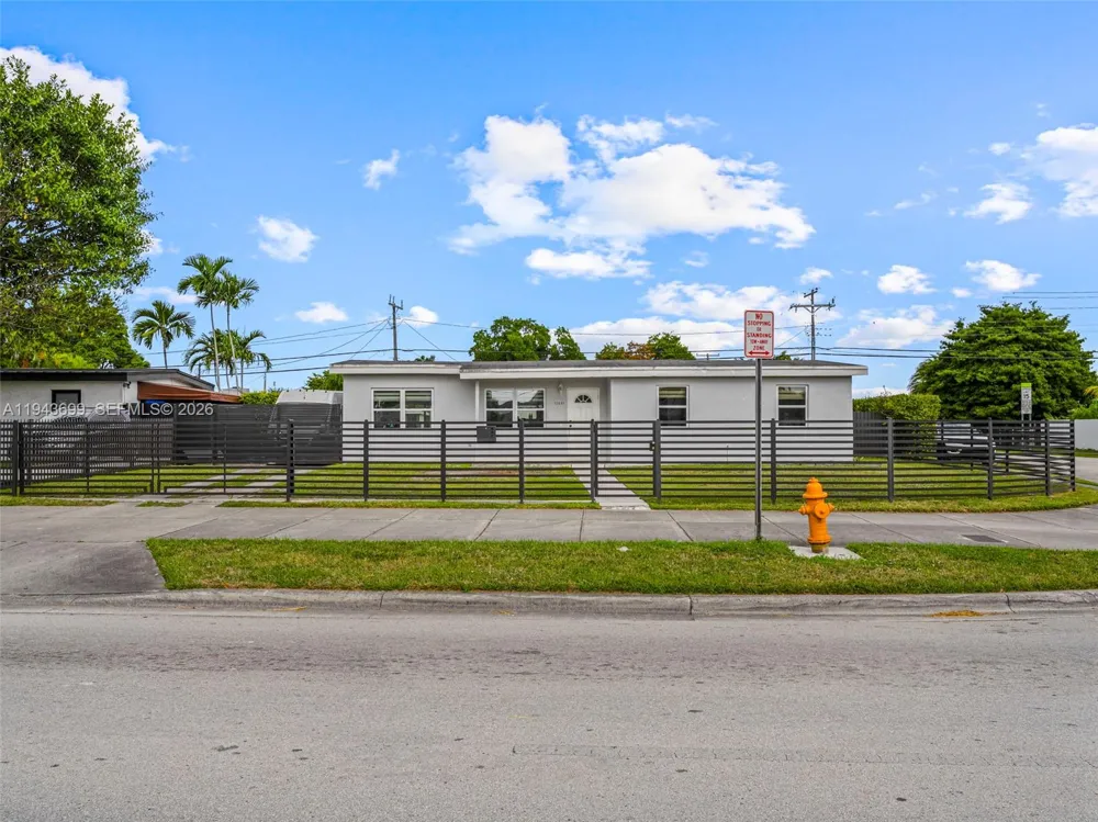 11401 SW 56th St Miami, FL 33165
