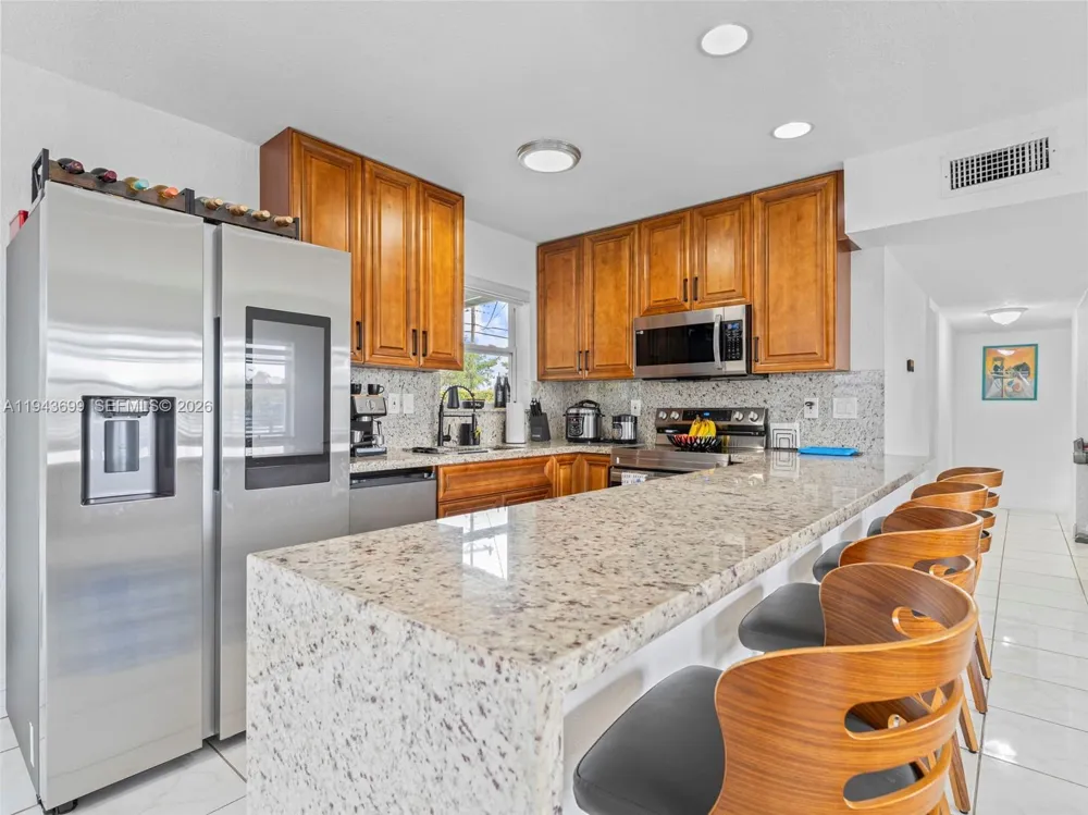 11401 SW 56th St Miami, FL 33165