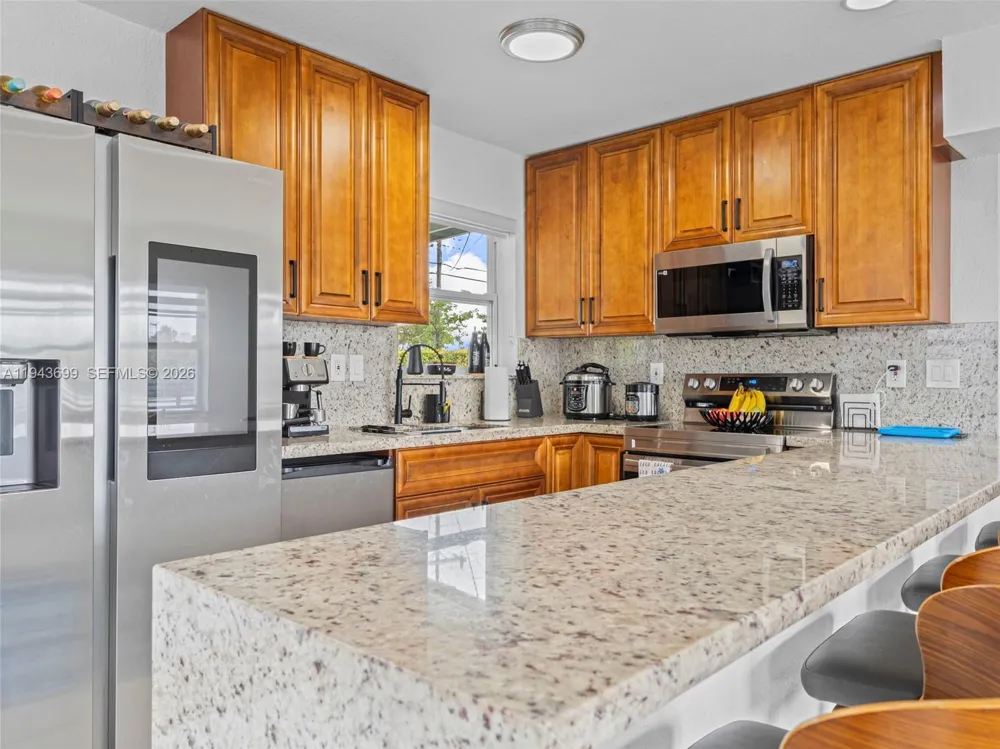 11401 SW 56th St Miami, FL 33165