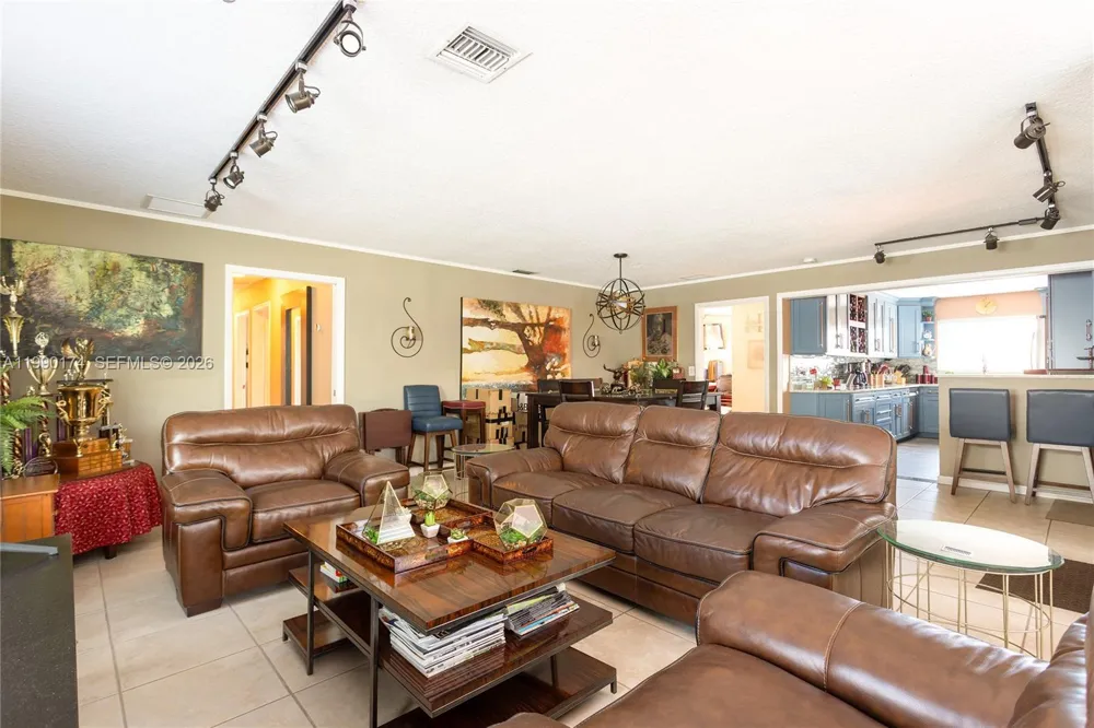 4548 SW 28th Way Dania Beach, FL 33312