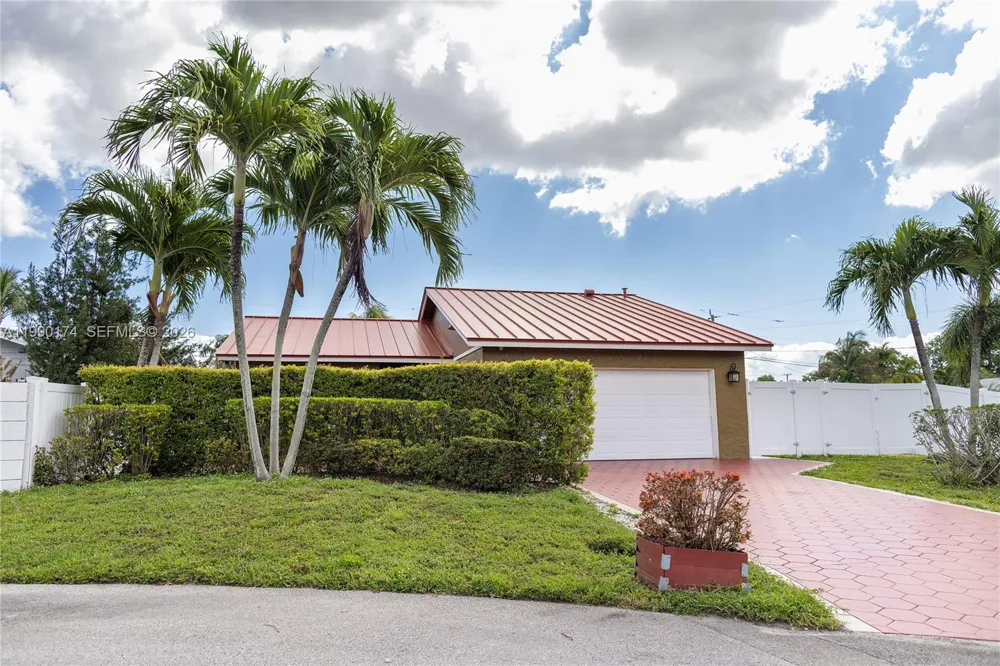 4548 SW 28th Way Dania Beach, FL 33312