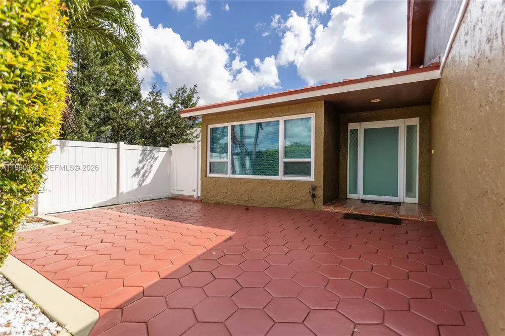 4548 SW 28th Way Dania Beach, FL 33312