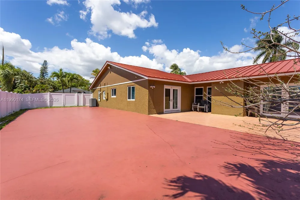 4548 SW 28th Way Dania Beach, FL 33312
