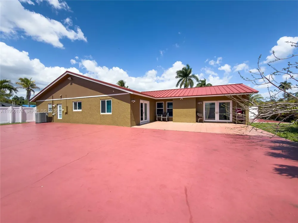 4548 SW 28th Way Dania Beach, FL 33312