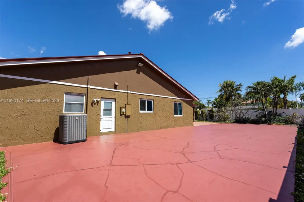4548 SW 28th Way Dania Beach, FL 33312