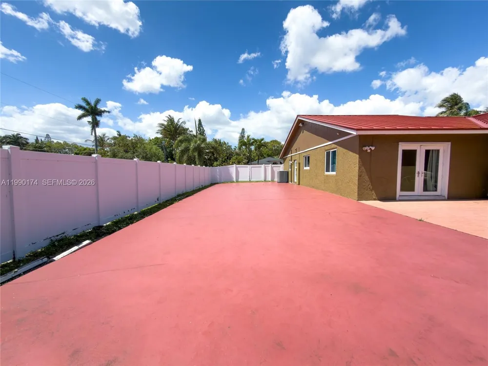 4548 SW 28th Way Dania Beach, FL 33312