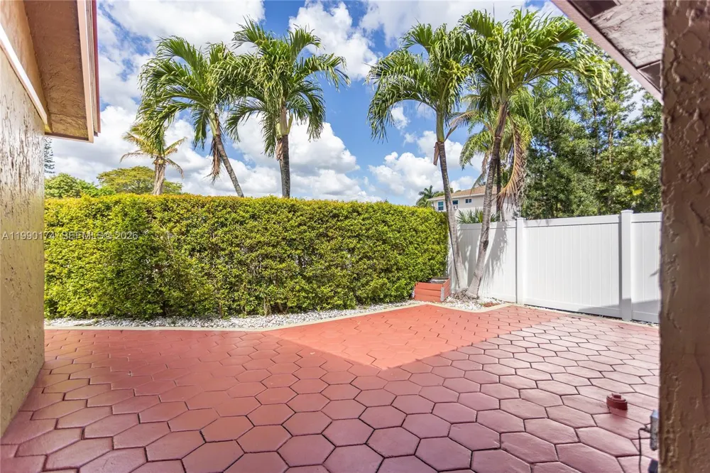 4548 SW 28th Way Dania Beach, FL 33312
