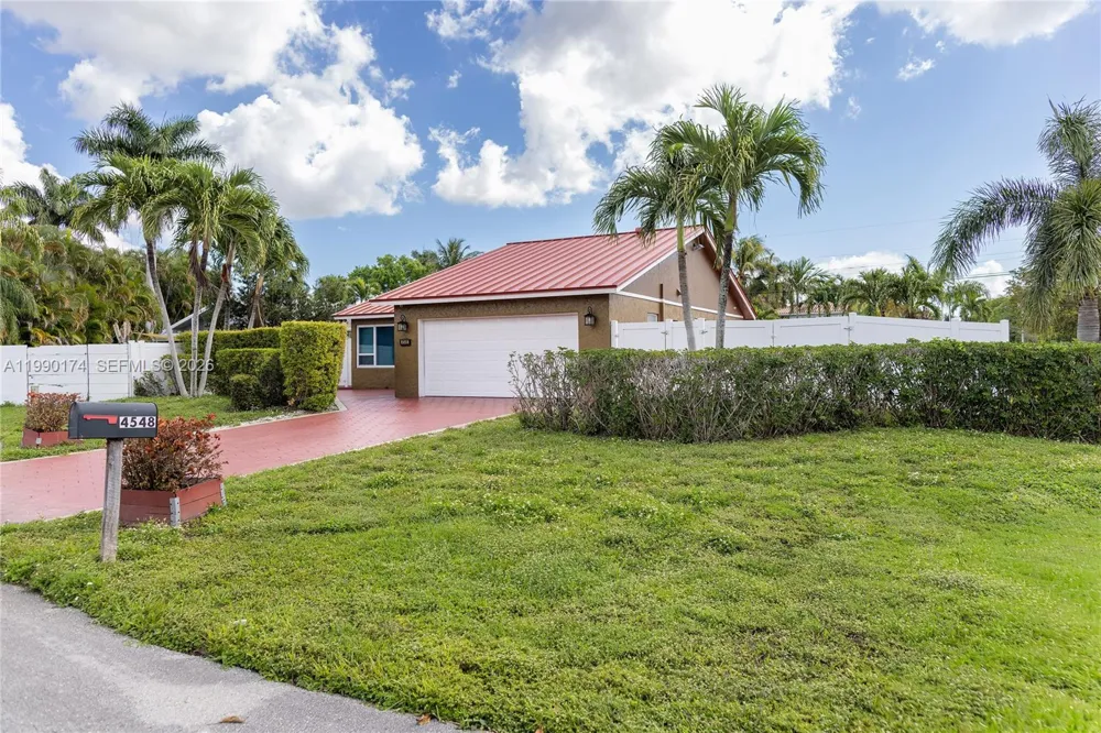 4548 SW 28th Way Dania Beach, FL 33312