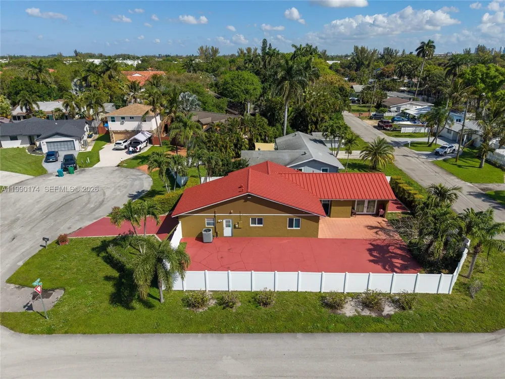 4548 SW 28th Way Dania Beach, FL 33312