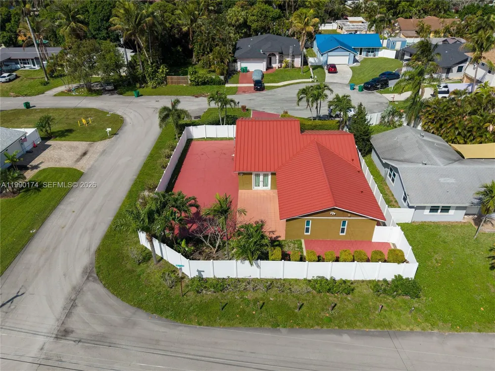 4548 SW 28th Way Dania Beach, FL 33312