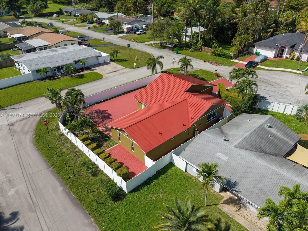 4548 SW 28th Way Dania Beach, FL 33312