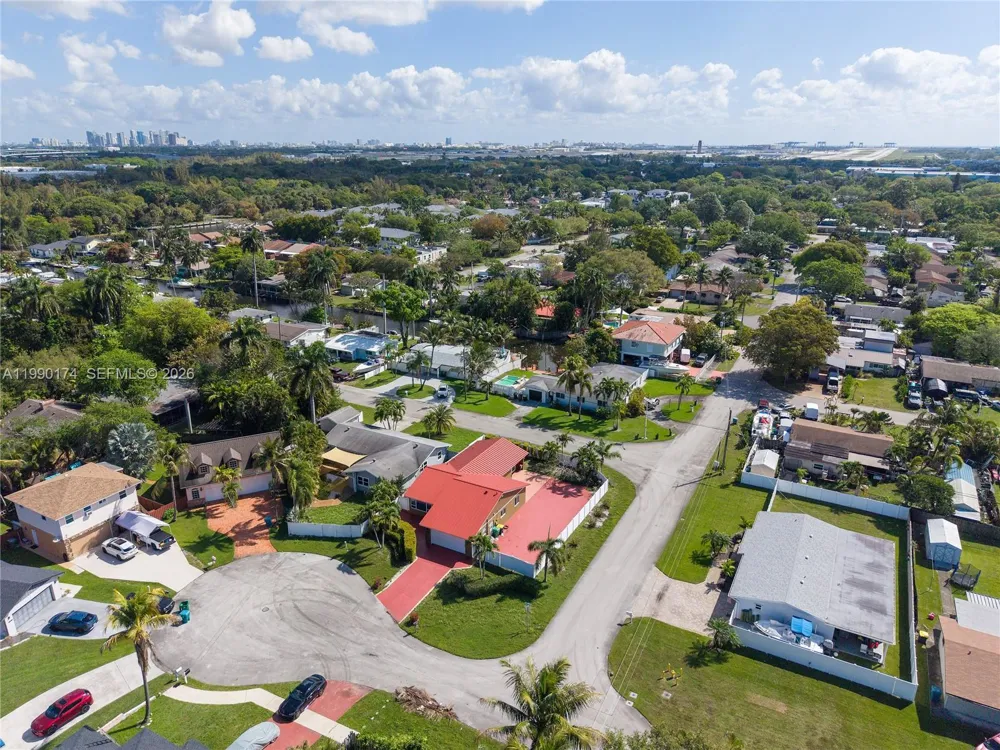 4548 SW 28th Way Dania Beach, FL 33312