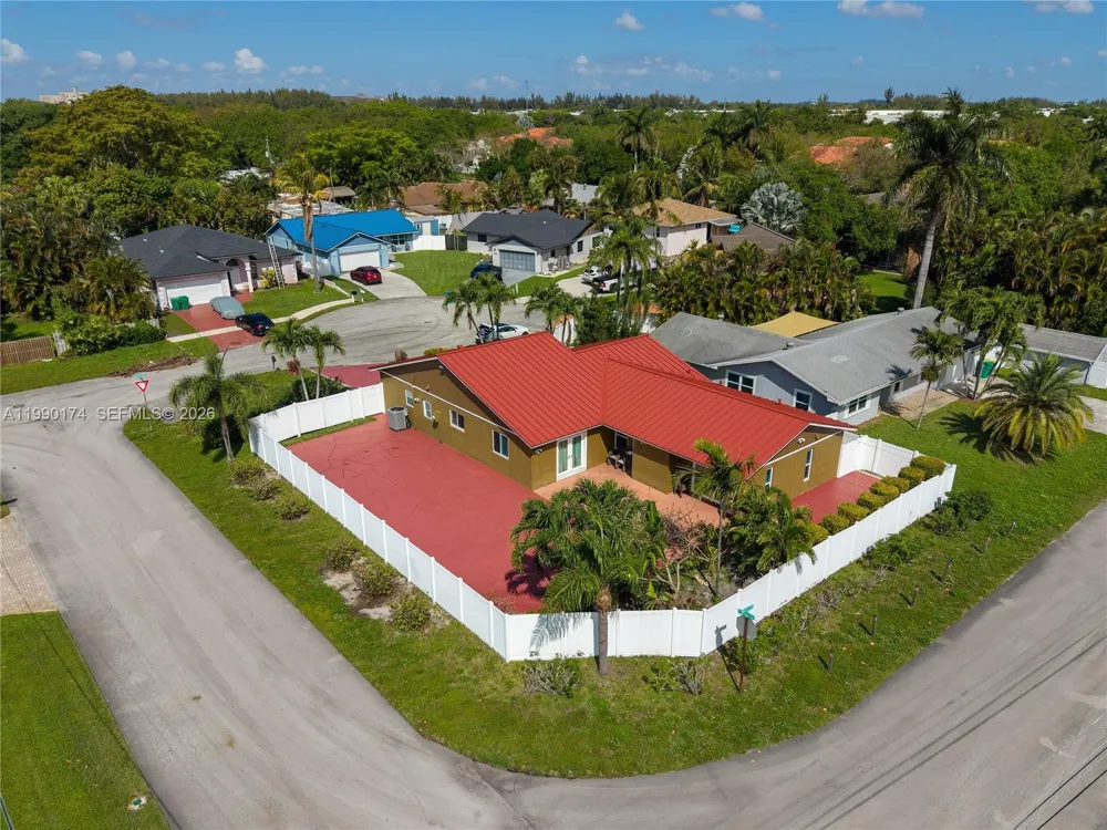 4548 SW 28th Way Dania Beach, FL 33312
