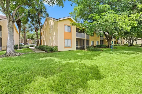 1025 Coral Club Dr #1025