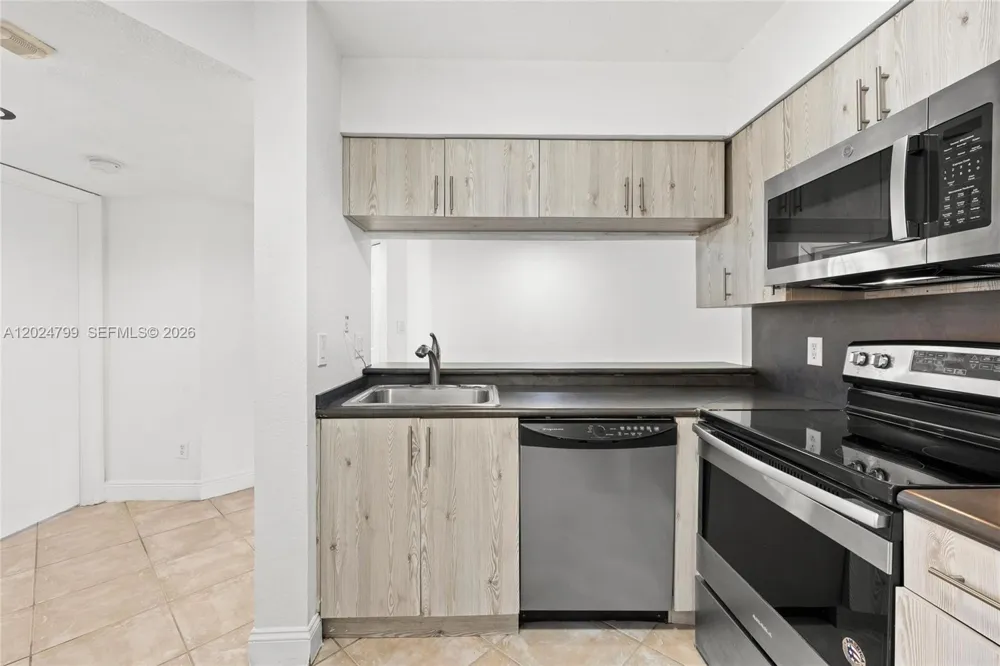1025 Coral Club Dr #1025 Coral Springs, FL 33071