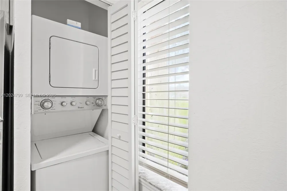 1025 Coral Club Dr #1025 Coral Springs, FL 33071