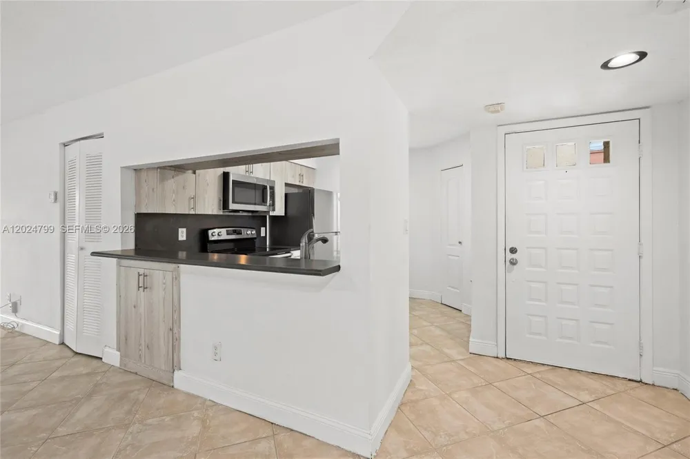 1025 Coral Club Dr #1025 Coral Springs, FL 33071