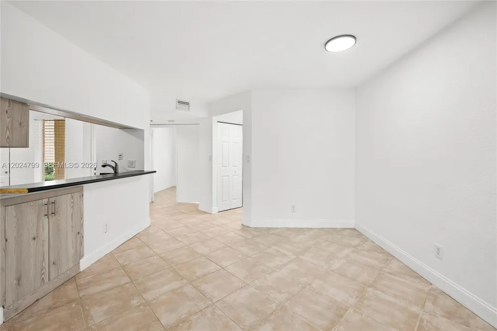 1025 Coral Club Dr #1025 Coral Springs, FL 33071