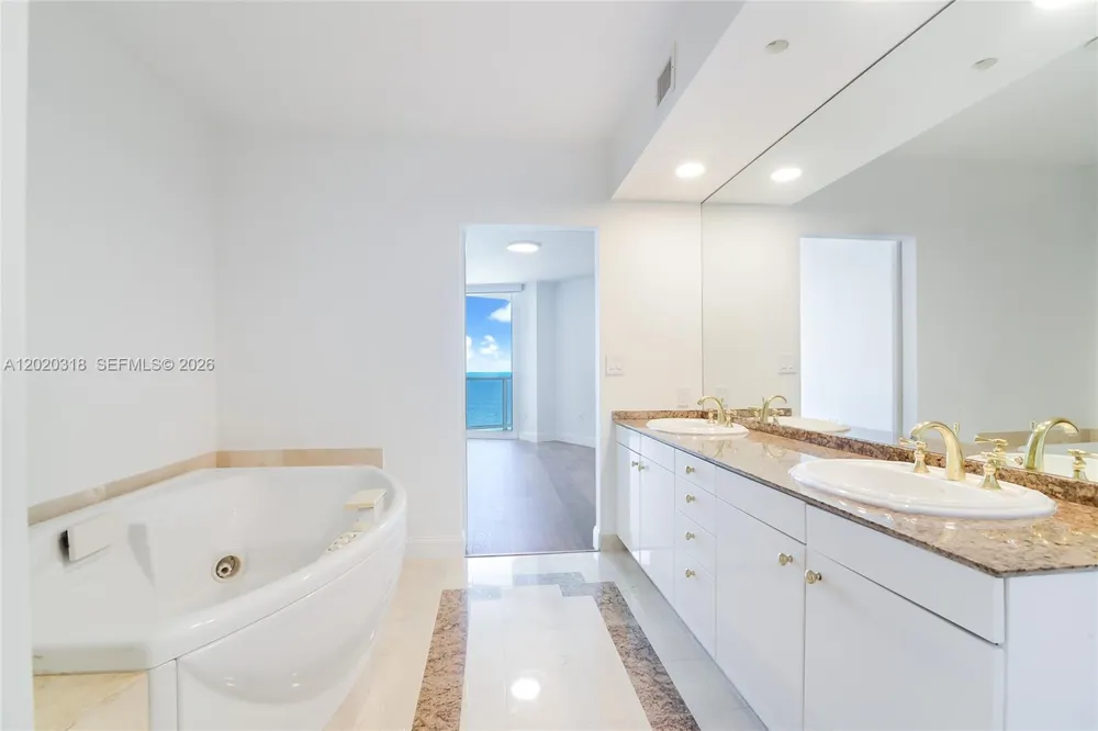 19333 Collins Ave #1907 Sunny Isles Beach, FL 33160