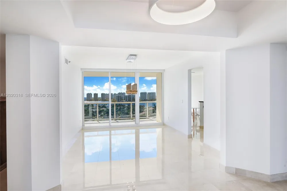 19333 Collins Ave #1907 Sunny Isles Beach, FL 33160