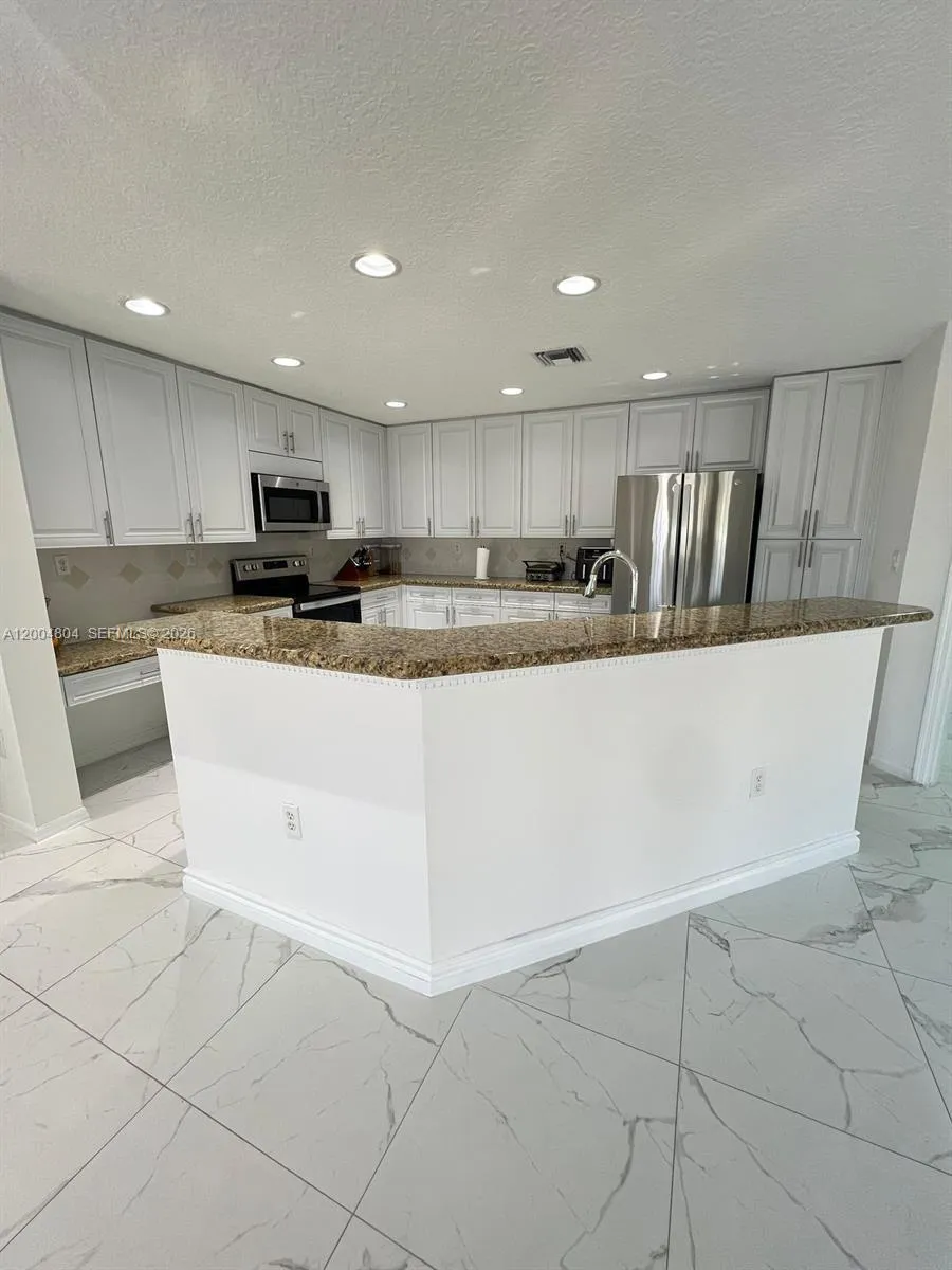 13840 NW 20th St Pembroke Pines, FL 33028
