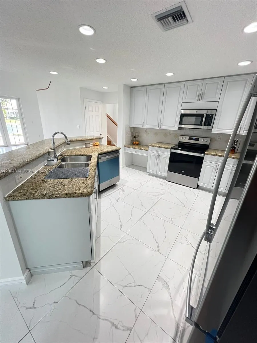 13840 NW 20th St Pembroke Pines, FL 33028