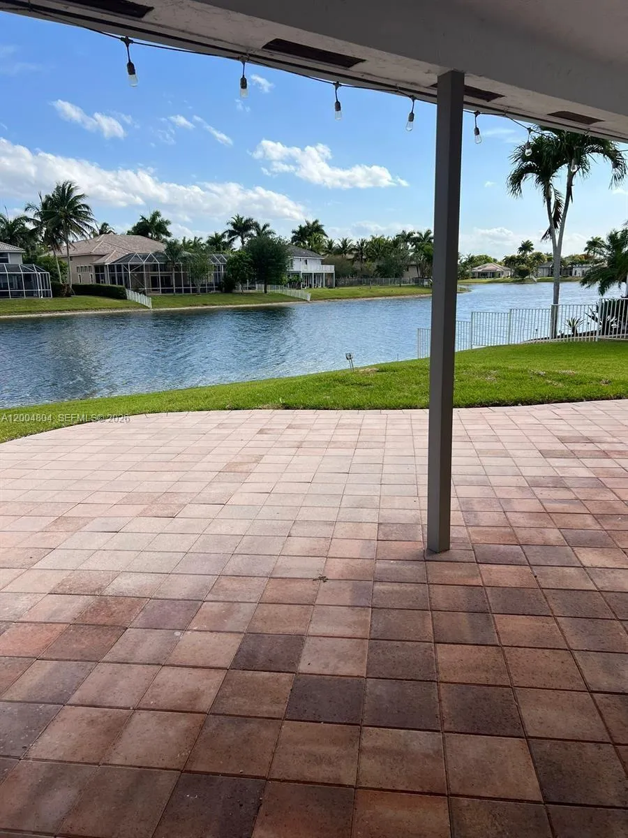 13840 NW 20th St Pembroke Pines, FL 33028