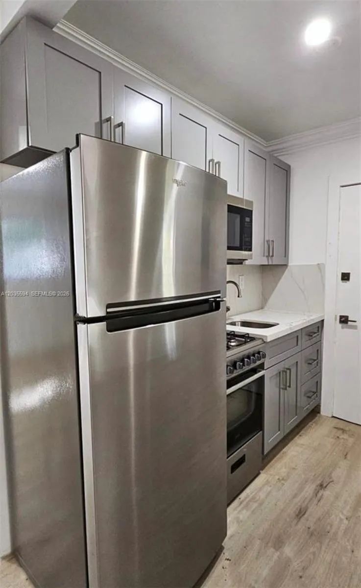 6330 SW 79th St #19 South Miami, FL 33143