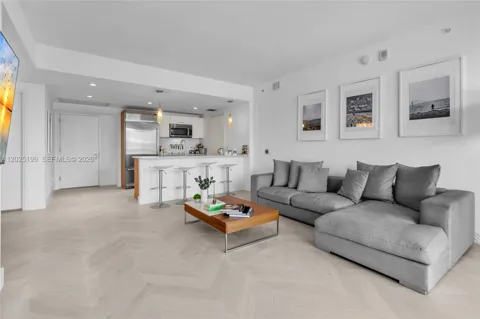 1300 Brickell Bay Dr #3408