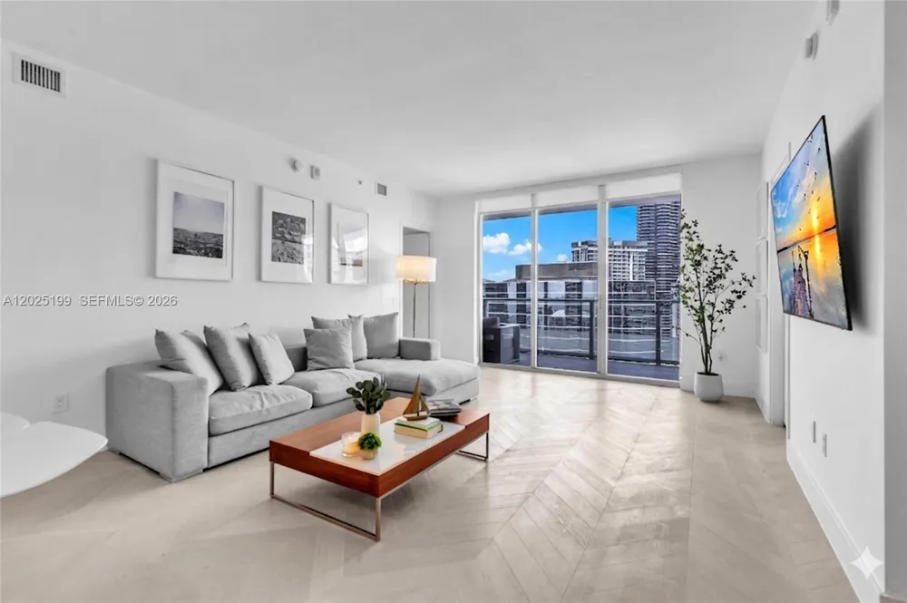 1300 Brickell Bay Dr #3408 Miami, FL 33131