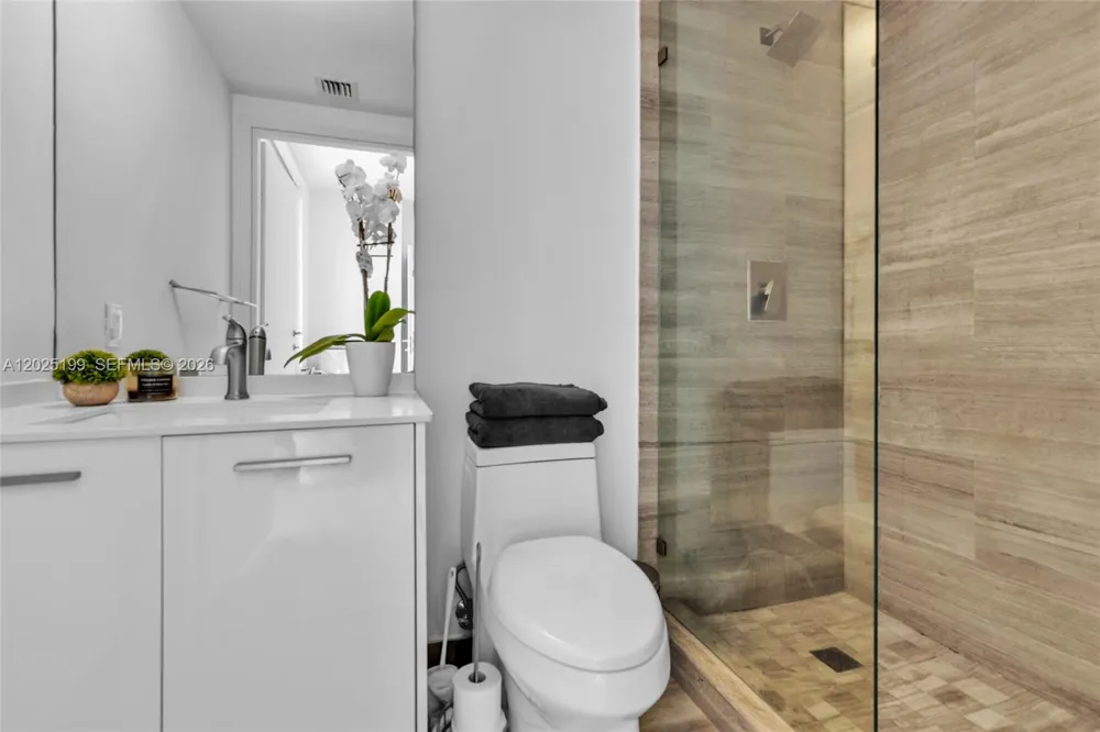 1300 Brickell Bay Dr #3408 Miami, FL 33131