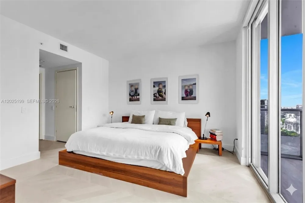 1300 Brickell Bay Dr #3408 Miami, FL 33131