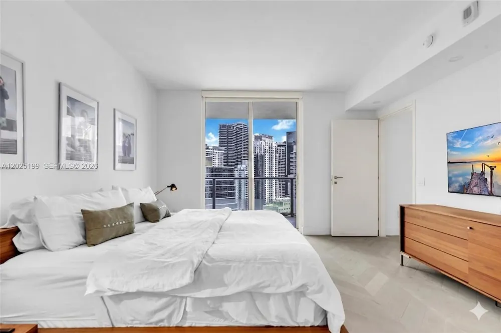 1300 Brickell Bay Dr #3408 Miami, FL 33131