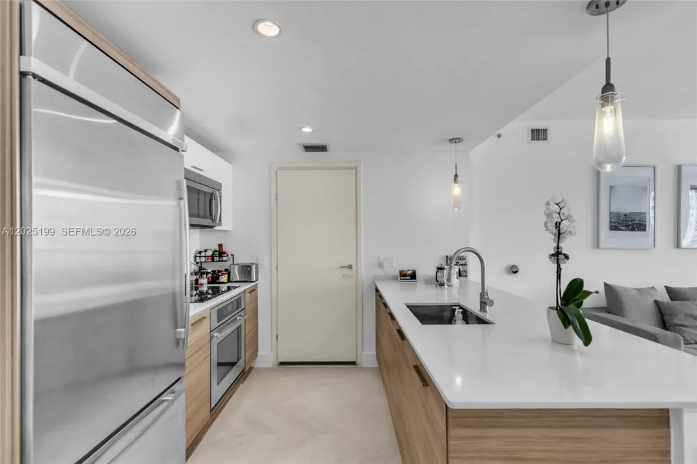 1300 Brickell Bay Dr #3408 Miami, FL 33131