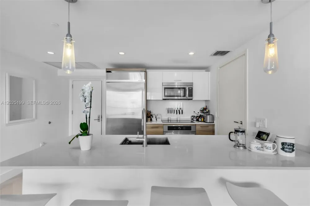 1300 Brickell Bay Dr #3408 Miami, FL 33131