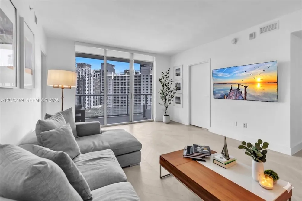 1300 Brickell Bay Dr #3408 Miami, FL 33131