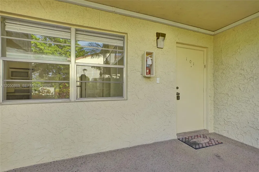 8798 Holly Ct #101 Tamarac, FL 33321