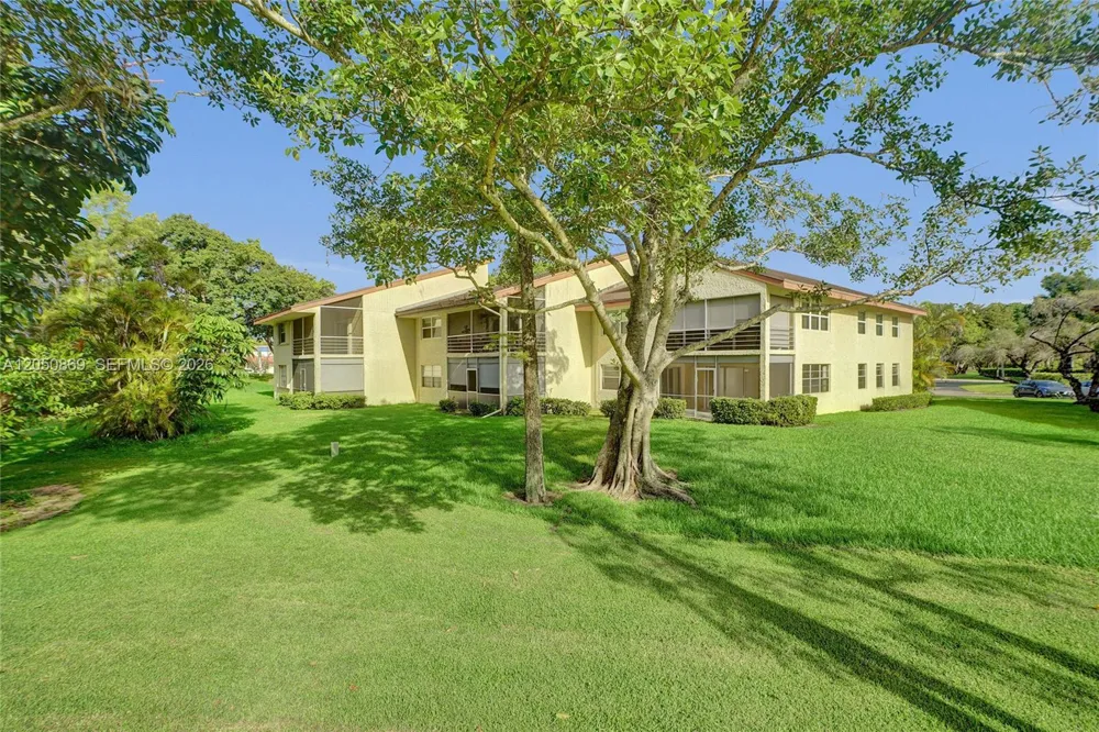 8798 Holly Ct #101 Tamarac, FL 33321