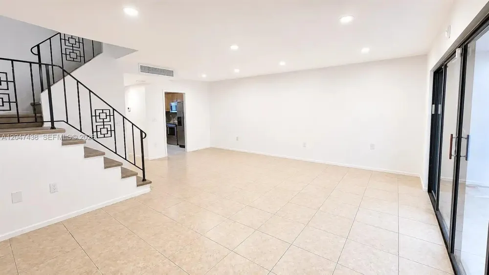 3321 Raleigh St #3H Hollywood, FL 33021
