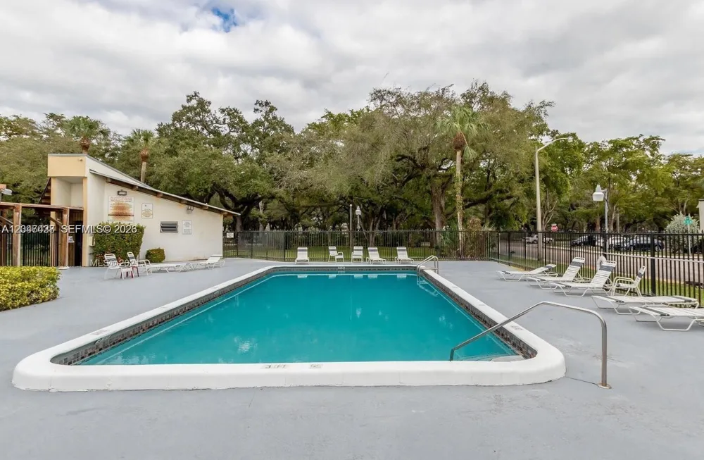 3321 Raleigh St #3H Hollywood, FL 33021