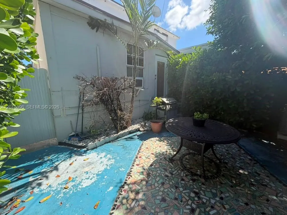 655 85th St Miami Beach, FL 33141