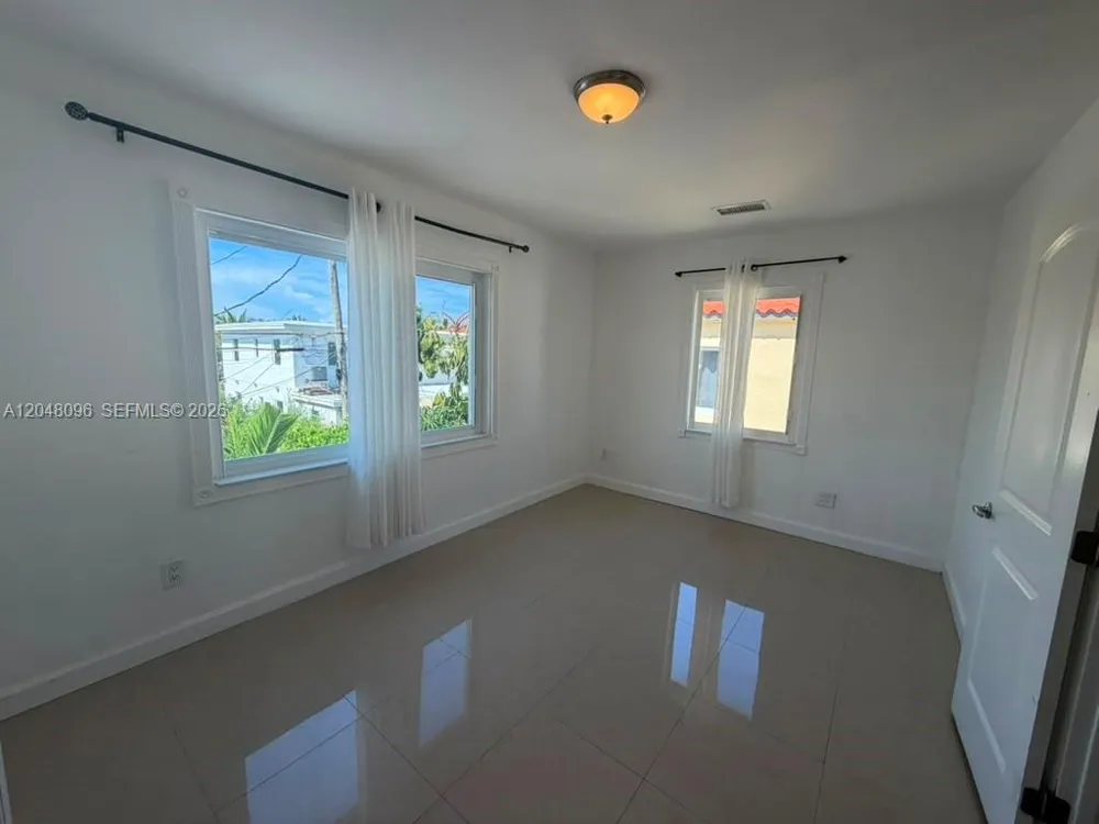 655 85th St Miami Beach, FL 33141