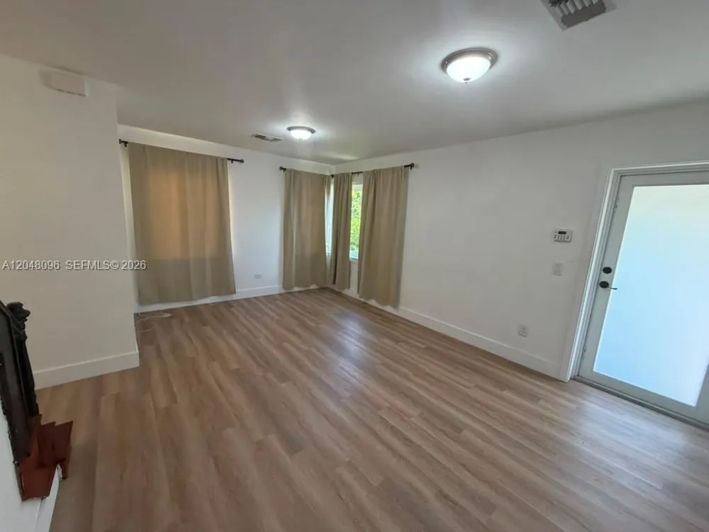 655 85th St Miami Beach, FL 33141