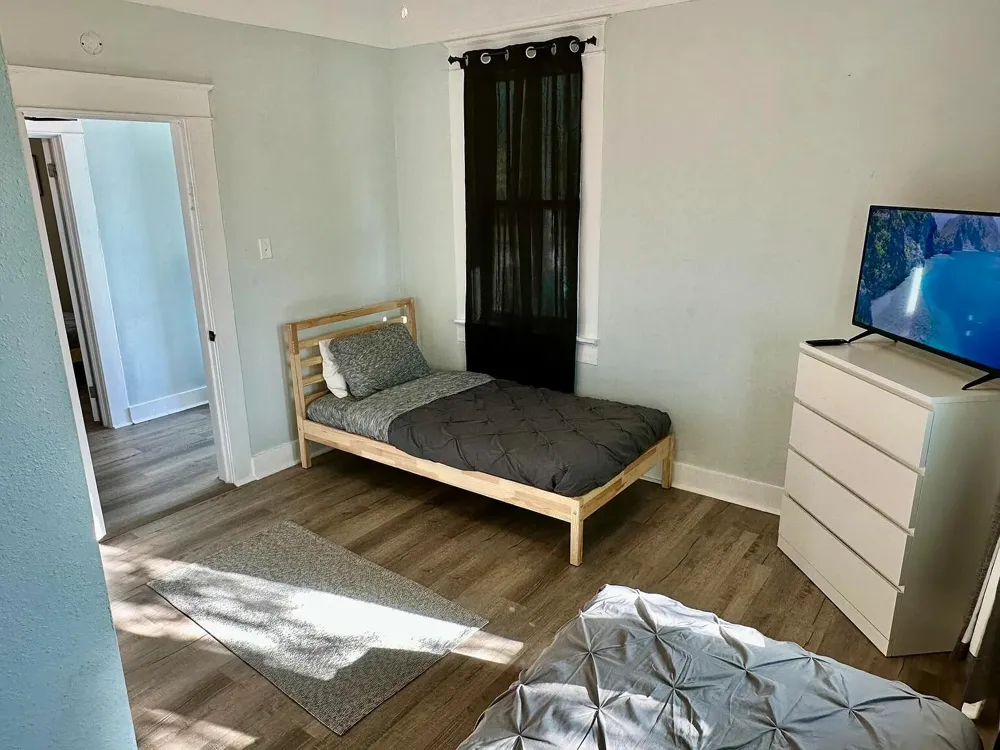 1504 E 33RD AVENUE Tampa, FL 33610