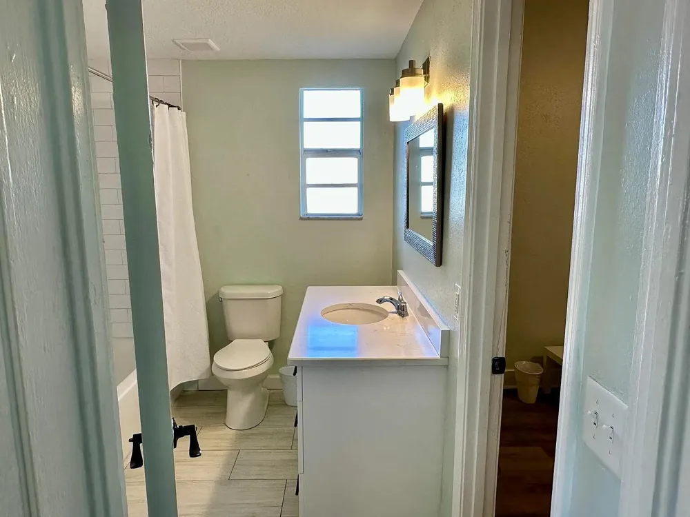 1504 E 33RD AVENUE Tampa, FL 33610